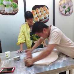杨学员练习制作酱香饼